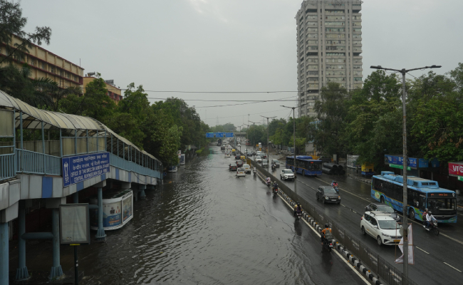 Thunderstorm, rain give Delhi relief from heat, disrupt flights, cause waterlogging